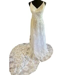 Wear Your Love Lace Wedding Dress – Size 12 / Large – With Train, New with Tags